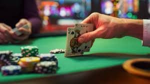 The Dog House slot game interface on sgp pool with reel display and payout table